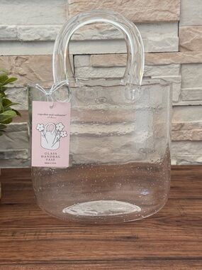 🆕 Cupcakes and Cashmere | Clear Glass Handbag Vase!!